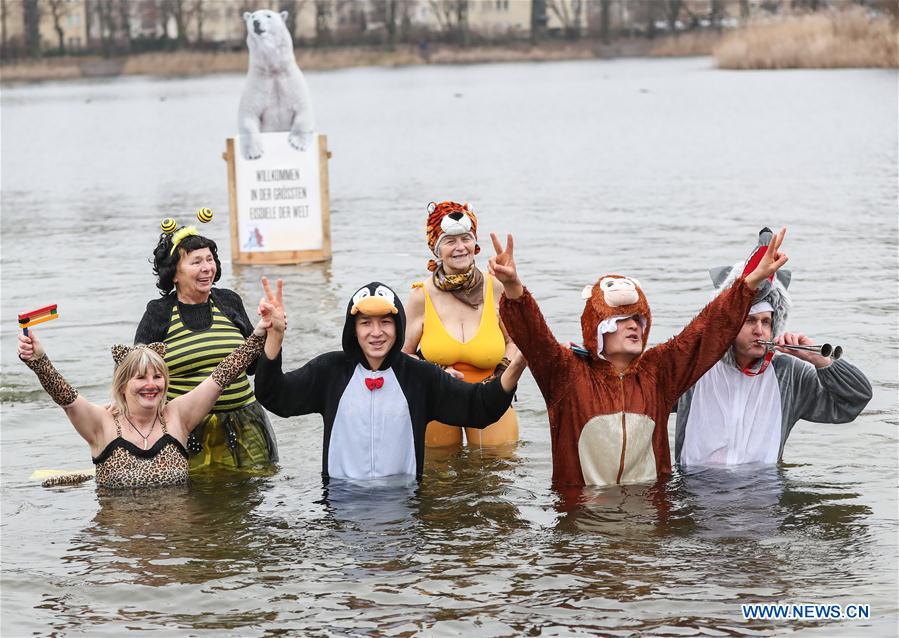 GERMANY-BERLIN-WINTER SWIMMING CARNIVAL