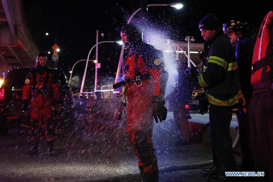 U.S.-NEW YORK-HELICOPTER CRASH