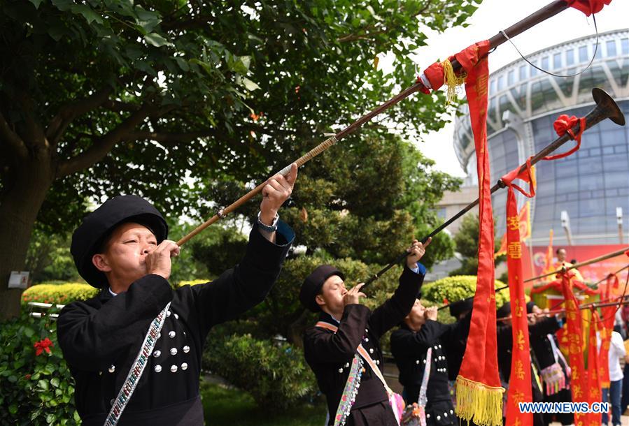 CHINA-GUANGXI-SANYUESAN-FESTIVAL-CELEBRATIONS (CN)