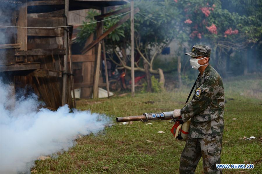 LAOS-SANAMXAY-CHINA-PLA-PEACE TRAIN-MEDICAL TEAM-TREATMENT