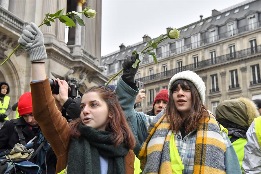 Xinhua Headlines: "Yellow vest" movement points to a troubled France