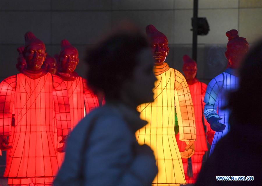 NEW ZEALAND-WELLINGTON-TERRACOTTA WARRIORS-LANTERN