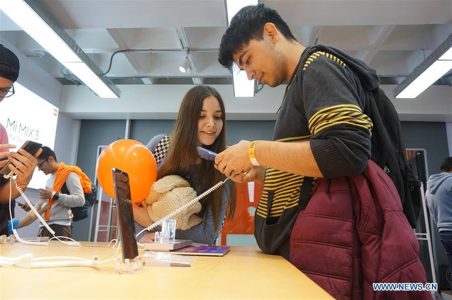 CHILE-SANTIAGO-FIRST XIAOMI STORE-OPENING