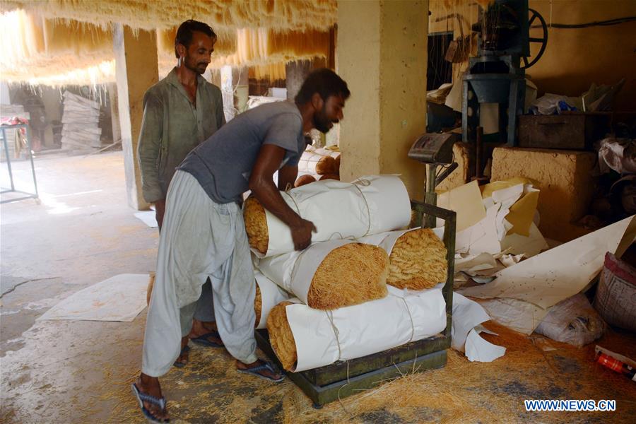 PAKISTAN-LAHORE-EID AL-FITR-PREPARATION