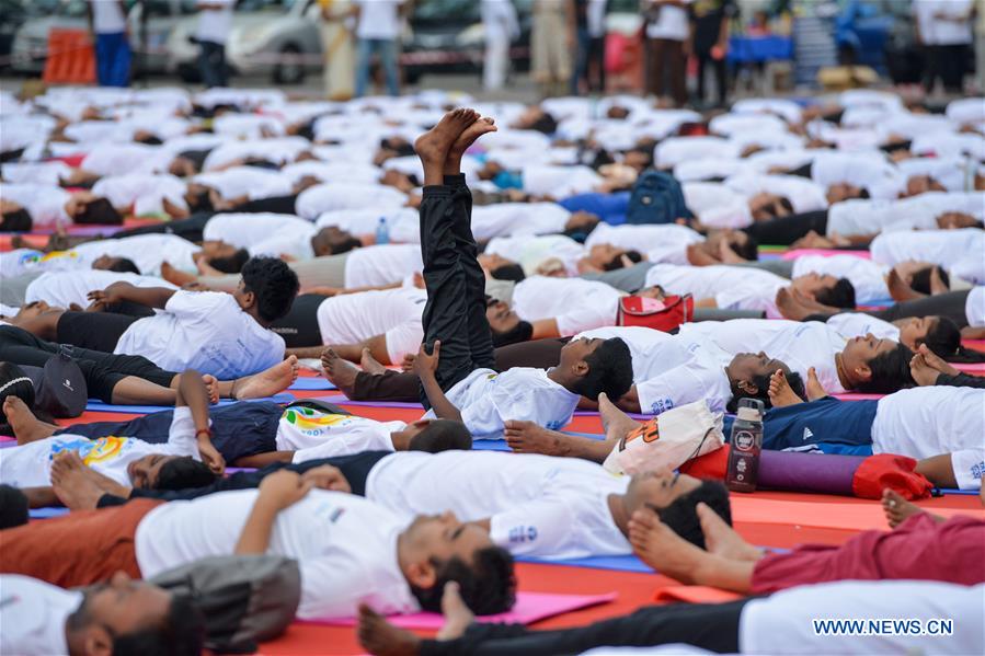 (SP)MALAYSIA-BATU CAVES-INTERNATIONAL YOGA DAY