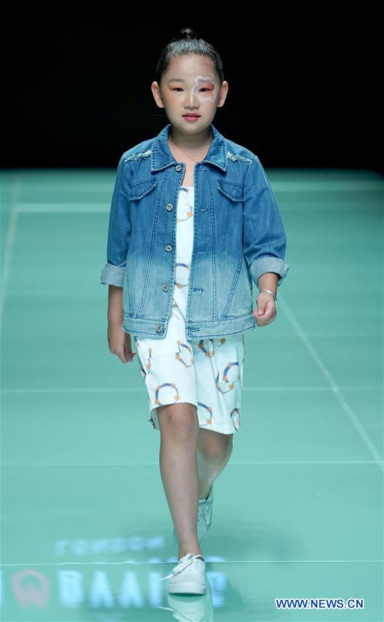 CHINA-BEIJING-FASHION WEEK (CN)