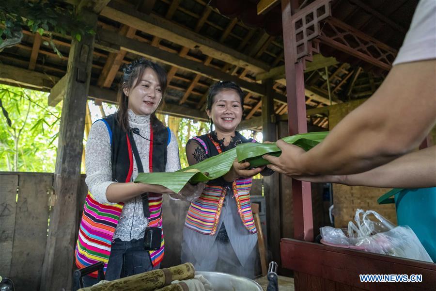 CHINA-YUNNAN-JINO ETHNIC GROUP-TOURISM (CN)