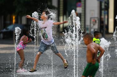 德国法兰克福遭遇高温天气