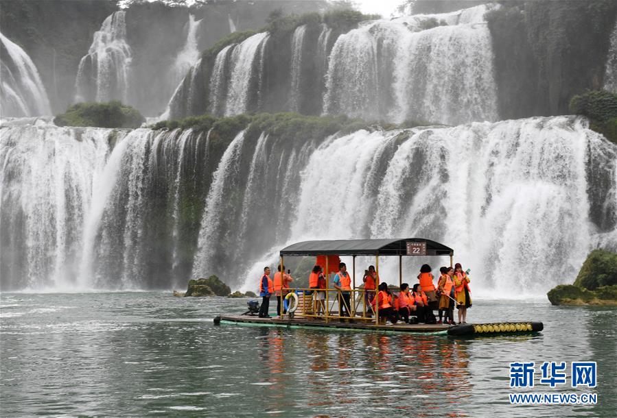 （壮丽70年 奋斗新时代——推动高质量发展调研行·图文互动）（2）生态旅游“大文章” 文旅融合绽光彩——广西边关风情旅游带建设纵览