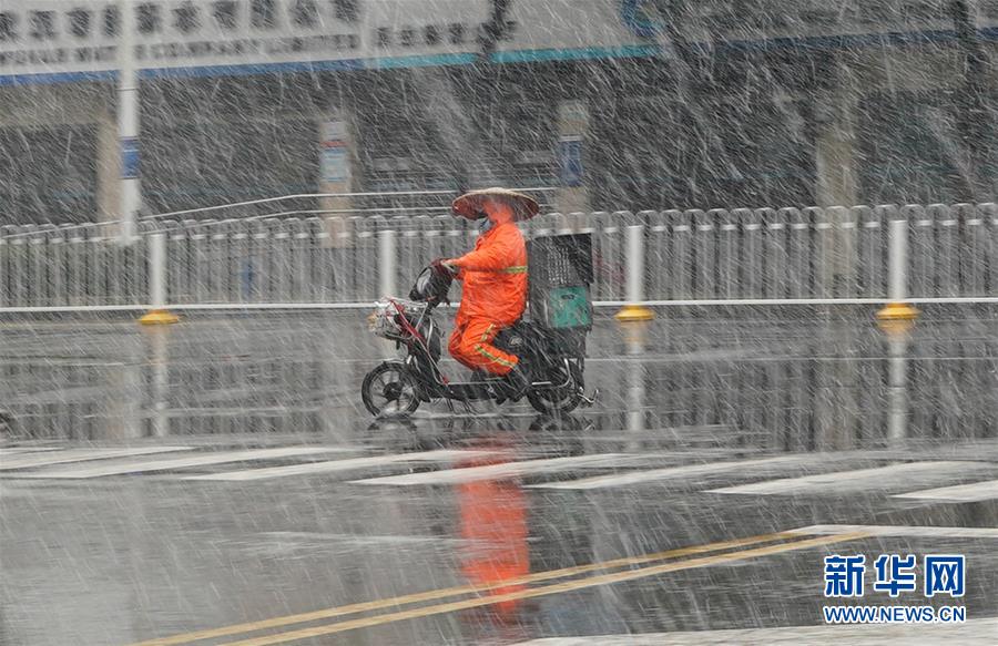 （聚焦疫情防控）（11）武汉迎来雨雪降温天气